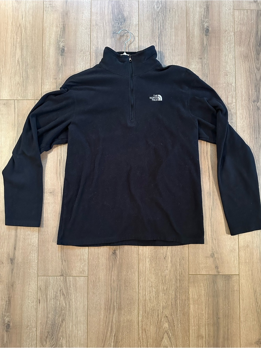 The North Face Men's Black Quarter-Zip Fleece Lightweight Pullover Large